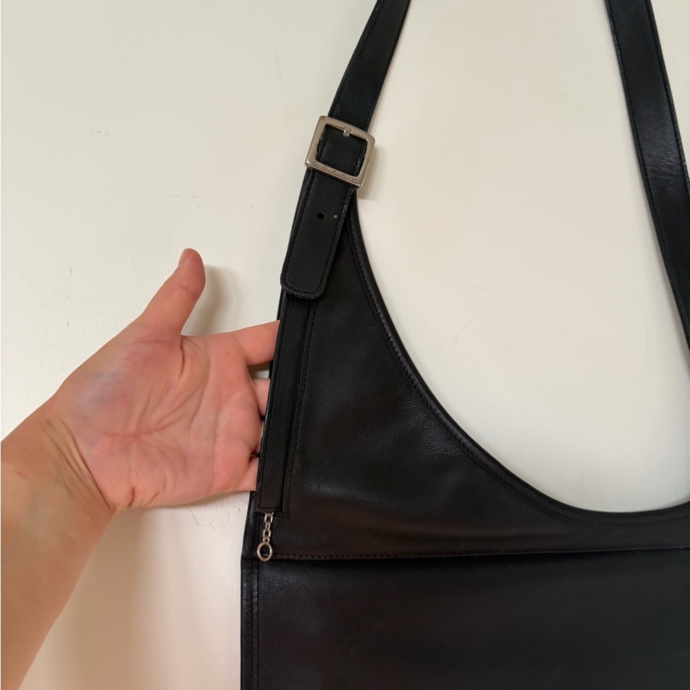 Vintage Coach Utility Hippie Bag 9404 in Black
Front flap silver hardwear - Picture 7 of 11